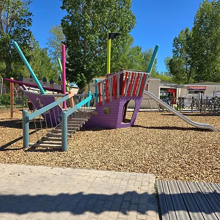 Campsite Mobilhome 3 Chambres, 500m Plage, Camp 5 Etoiles Vendres